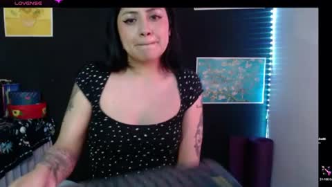 Absenta vert online show from June 2026 12:37:01 AM