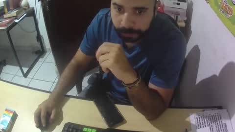 Snapshot of absinnto2016 chatting on December 2024 11:10:01 AM Luke 33 online show from December 2024 11:10:01 AM