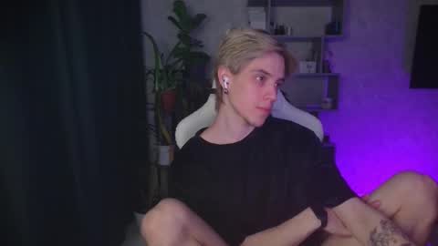 Nick online show from December 2025 04:01:01 PM