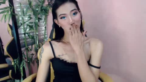 Snapshot of absolutelyselfsucker69 chatting on December 2024 05:43:01 PM Miss Sophie online show from December 2024 05:43:01 PM