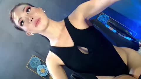 Snapshot of absolutelyselfsucker69 chatting on September 2025 02:33:01 AM Miss Sophie online show from September 2025 02:33:01 AM