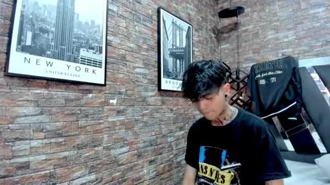 Snapshot of acidmilo chatting on December 2024 05:33:02 PM Acid Milo online show from December 2024 05:33:02 PM