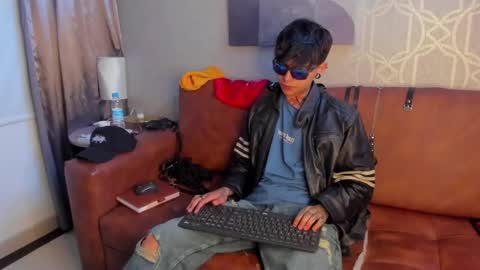 Snapshot of acidmilo chatting on December 2024 02:57:01 PM Acid Milo online show from December 2024 02:57:01 PM