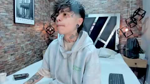 Snapshot of acidmilo chatting on December 2024 12:49:02 PM Acid Milo online show from December 2024 12:49:02 PM