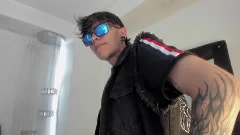 Snapshot of acidmilo chatting on December 2024 04:17:01 PM Acid Milo online show from December 2024 04:17:01 PM