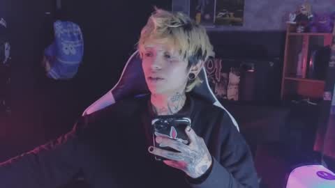 Acid Milo online show from May 2026 12:37:02 PM