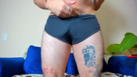 Snapshot of ackerman_eren_ chatting on February 2025 12:00:02 PM R. online show from February 2025 12:00:02 PM