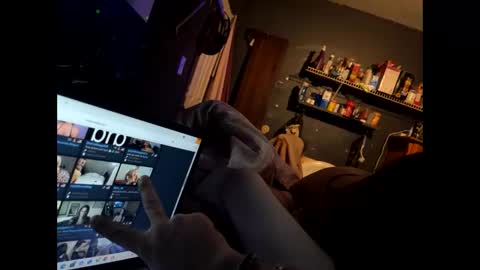 Snapshot of acouplesinners chatting on October 2025 05:40:01 AM acouplesinners online show from October 2025 05:40:01 AM