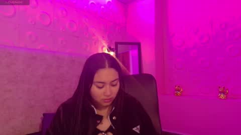 Snapshot of adaira31 chatting on December 2025 04:32:01 AM Adaira online show from December 2025 04:32:01 AM