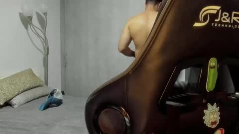 Snapshot of adam_clarke chatting on January 2025 08:18:02 AM adam clarke online show from January 2025 08:18:02 AM