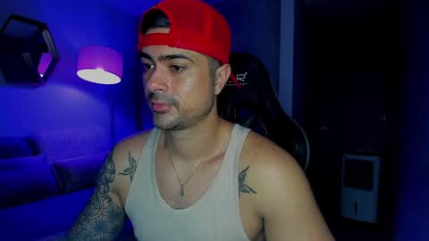 Snapshot of adam_clarke chatting on January 2025 04:15:01 AM adam clarke online show from January 2025 04:15:01 AM