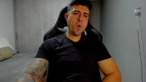 Snapshot of adam_clarke chatting on January 2025 02:29:01 AM adam clarke online show from January 2025 02:29:01 AM