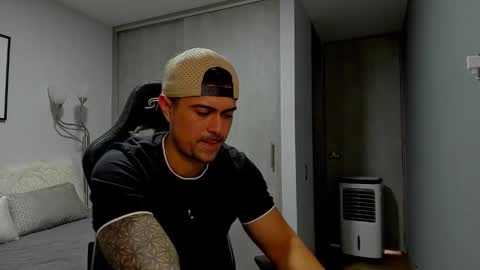 Snapshot of adam_clarke chatting on January 2025 01:01:01 PM adam clarke online show from January 2025 01:01:01 PM