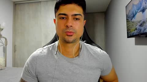 Snapshot of adam_clarke chatting on February 2025 12:43:02 AM adam clarke online show from February 2025 12:43:02 AM