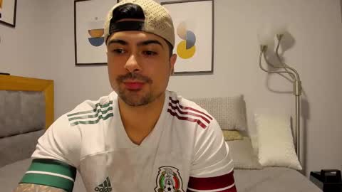 Snapshot of adam_clarke chatting on February 2025 07:34:01 AM adam clarke online show from February 2025 07:34:01 AM