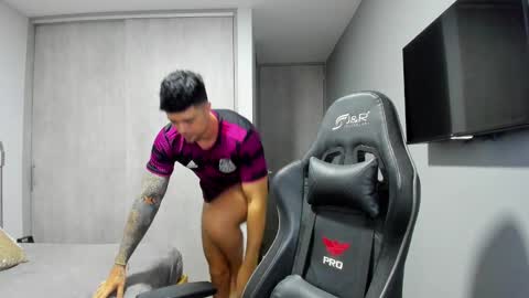 Snapshot of adam_clarke chatting on February 2025 02:35:02 PM adam clarke online show from February 2025 02:35:02 PM