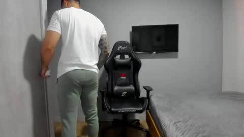 Snapshot of adam_clarke chatting on February 2025 04:45:02 PM adam clarke online show from February 2025 04:45:02 PM