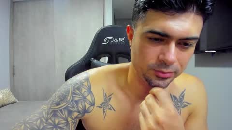 Snapshot of adam_clarke chatting on March 2025 05:17:02 AM adam clarke online show from March 2025 05:17:02 AM