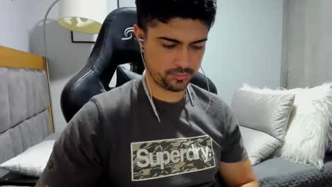 Snapshot of adam_clarke chatting on October 2025 01:46:02 PM adam clarke online show from October 2025 01:46:02 PM