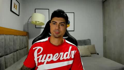 Snapshot of adam_clarke chatting on October 2025 01:39:01 AM adam clarke online show from October 2025 01:39:01 AM