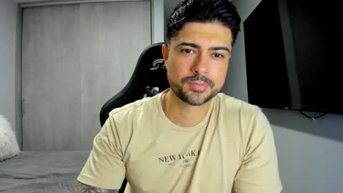 Snapshot of adam_clarke chatting on November 2025 04:51:02 PM adam clarke online show from November 2025 04:51:02 PM