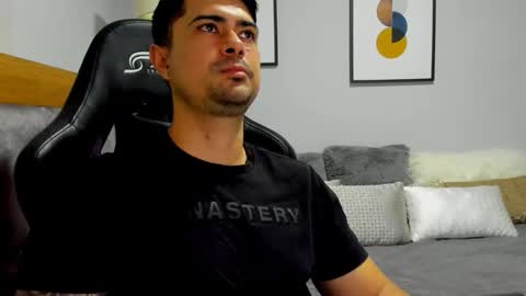 Snapshot of adam_clarke chatting on January 2026 12:34:02 AM adam clarke online show from January 2026 12:34:02 AM