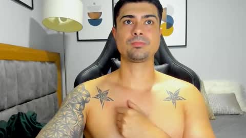 Snapshot of adam_clarke chatting on January 2026 03:22:01 AM adam clarke online show from January 2026 03:22:01 AM