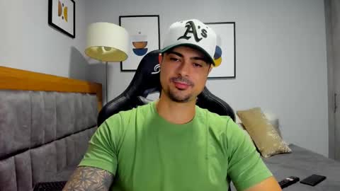 Snapshot of adam_clarke chatting on January 2026 02:17:01 AM adam clarke online show from January 2026 02:17:01 AM