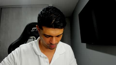 Snapshot of adam_clarke chatting on February 2026 03:21:02 AM adam clarke online show from February 2026 03:21:02 AM