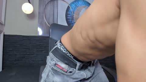 adam_piarse online show from January 2025 05:52:01 AM