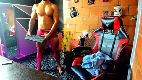 Adam Valencia online show from December 2024 04:38:01 PM