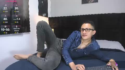 adam_walker_1 online show from June 2026 03:33:01 PM