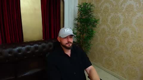 Snapshot of adamjameson chatting on November 2025 05:33:01 AM AdamJameson online show from November 2025 05:33:01 AM