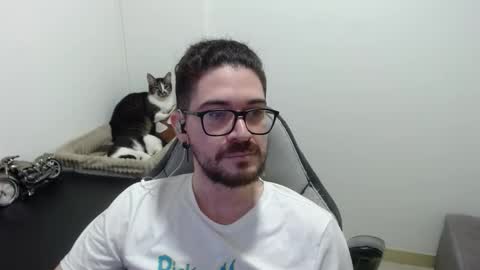 Adam online show from November 2025 10:37:02 AM