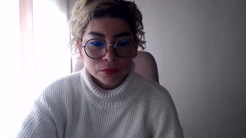 Snapshot of adan_romanoff chatting on May 2026 01:06:01 PM adan_romanoff online show from May 2026 01:06:01 PM