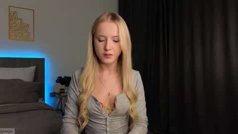 Snapshot of adele_armas chatting on November 2025 10:08:02 PM Adele online show from November 2025 10:08:02 PM