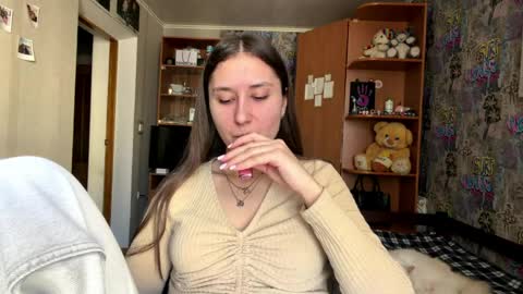 Snapshot of adeleapel chatting on March 2026 09:32:02 AM Poly online show from March 2026 09:32:02 AM