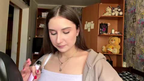 Snapshot of adeleapel chatting on April 2026 02:12:01 PM Poly online show from April 2026 02:12:01 PM