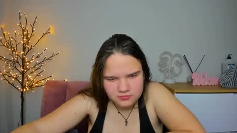 Snapshot of adelecruzz chatting on February 2025 01:37:02 PM adelecruzz online show from February 2025 01:37:02 PM