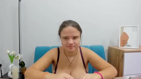 Snapshot of adelecruzz chatting on October 2025 07:29:01 AM adelecruzz online show from October 2025 07:29:01 AM