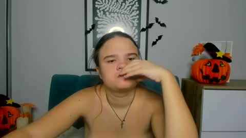 Snapshot of adelecruzz chatting on October 2025 07:18:01 AM adelecruzz online show from October 2025 07:18:01 AM