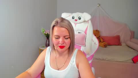 Snapshot of adeleravelle chatting on July 2026 07:23:02 AM AdeleRavelle online show from July 2026 07:23:02 AM