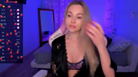 Snapshot of adeleroberts chatting on November 2025 02:10:02 AM Adele online show from November 2025 02:10:02 AM