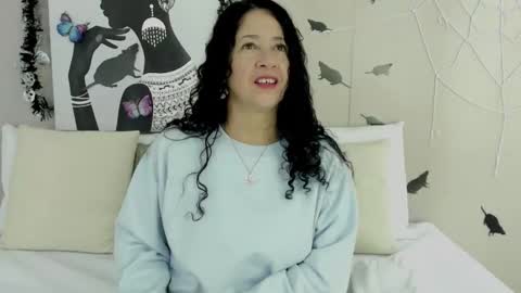 Adele Smithh online show from October 2025 11:45:02 AM