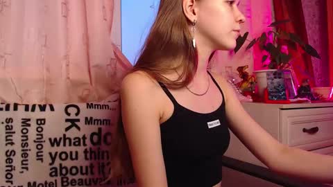 Lina online show from January 2025 12:47:02 PM