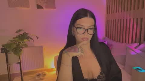 Adelinaacute online show from October 2025 09:04:01 PM
