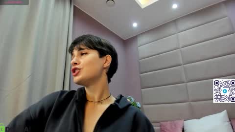 Adeline Perle online show from October 2025 01:04:02 AM