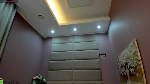 Adeline Perle online show from October 2025 01:20:01 AM