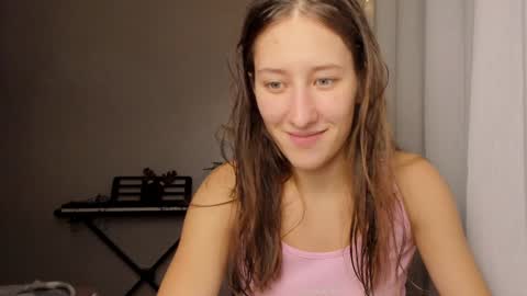 Snapshot of adellqueen chatting on December 2024 10:34:01 PM Adell online show from December 2024 10:34:01 PM