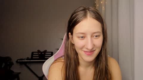 Snapshot of adellqueen chatting on December 2024 10:33:02 PM Adell online show from December 2024 10:33:02 PM